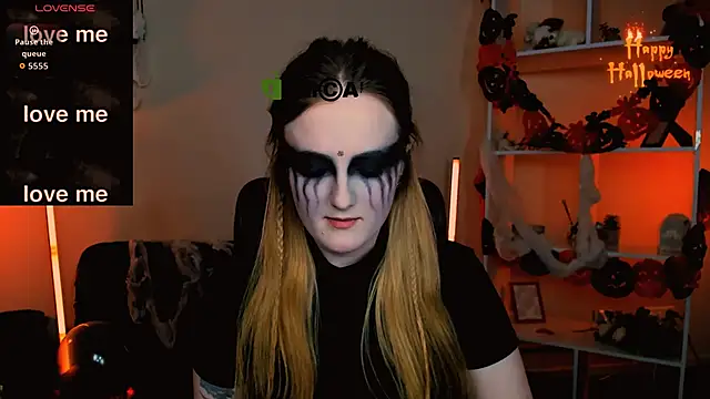 Snapshot of luna_berryy chatting on October 23, 2025, 7:23 pm luna berryy online show from October 23, 2025, 7:23 pm