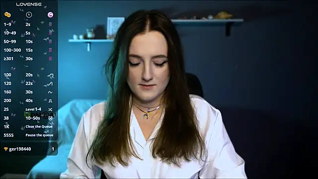 Snapshot of luna_berryy chatting on November 10, 2025, 8:30 pm luna berryy online show from November 10, 2025, 8:30 pm