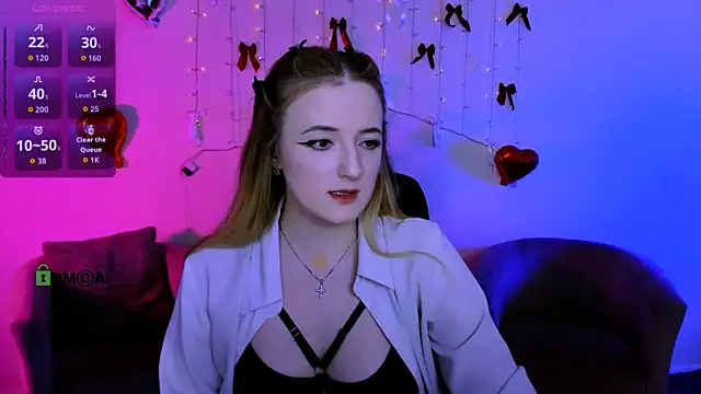 luna berryy online show from March 27, 2026, 8:30 pm