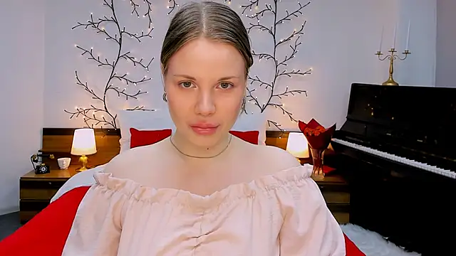 holy kitty online show from February 4, 2025, 6:14 am