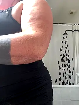 Snapshot of XtentationMG chatting on October 28, 2025, 9:57 am XtentationMG online show from October 28, 2025, 9:57 am