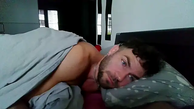 alpha-hunk online show from September 12, 2025, 6:46 am