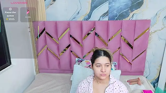 Snapshot of collegepawglovedaddy chatting on November 2, 2025, 1:02 pm collegepawglovedaddy online show from November 2, 2025, 1:02 pm