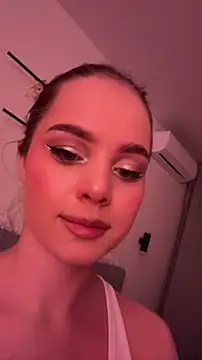 SIlviaBeyt online show from November 4, 2025, 11:04 pm