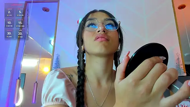 MadyJackson online show from November 30, 2025, 12:20 pm