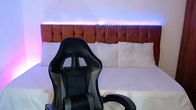 alexiaaross online show from September 19, 2025, 9:22 am