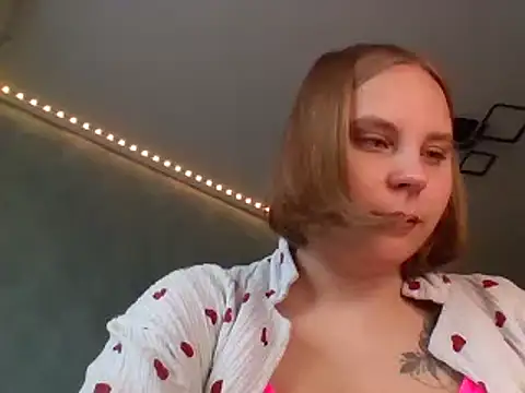 Snapshot of Thalia__Star chatting on December 30, 2024, 10:32 am Thalia Star online show from December 30, 2024, 10:32 am