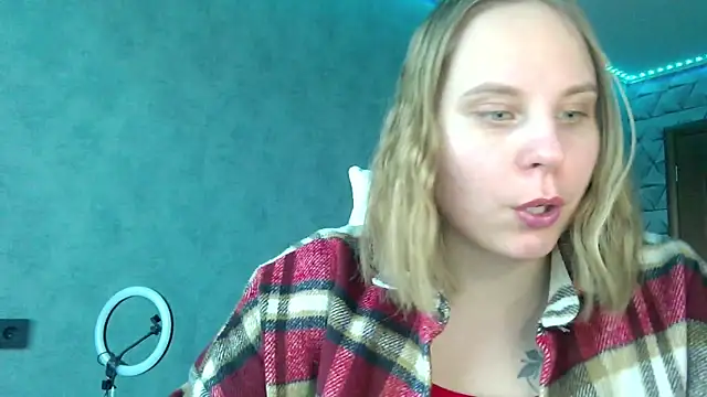 Snapshot of Thalia__Star chatting on February 14, 2025, 12:36 pm Thalia Star online show from February 14, 2025, 12:36 pm