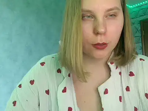 Snapshot of Thalia__Star chatting on March 13, 2025, 8:15 am Thalia Star online show from March 13, 2025, 8:15 am