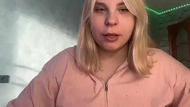 Snapshot of Thalia__Star chatting on November 7, 2025, 11:10 am Thalia Star online show from November 7, 2025, 11:10 am