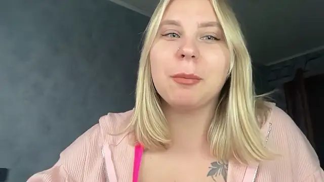 Snapshot of Thalia__Star chatting on November 9, 2025, 11:41 am Thalia Star online show from November 9, 2025, 11:41 am