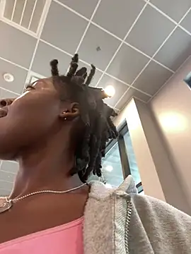 choclatepeaach online show from March 2, 2026, 8:26 pm