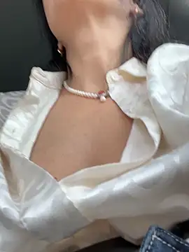 -OLYA- online show from February 26, 2025, 12:47 pm