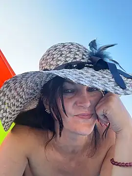 Snapshot of -OLYA- chatting on October 16, 2025, 12:06 pm -OLYA- online show from October 16, 2025, 12:06 pm