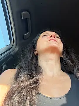 Snapshot of -OLYA- chatting on October 17, 2025, 10:18 am -OLYA- online show from October 17, 2025, 10:18 am