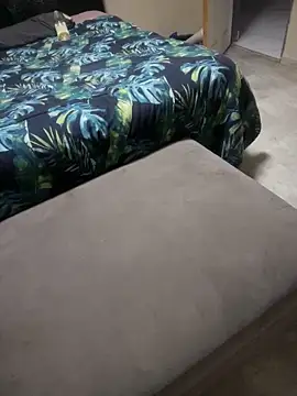 vickdiamondick online show from December 21, 2025, 1:46 am