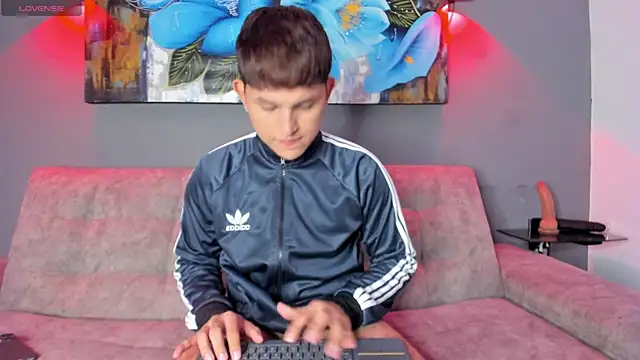 Lyam ap online show from November 18, 2025, 4:50 am