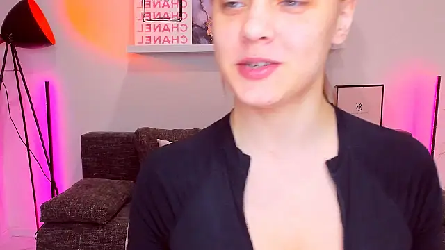 Snapshot of rora_skyline chatting on November 6, 2025, 6:47 am rora skyline online show from November 6, 2025, 6:47 am