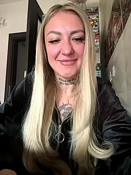 Snapshot of MazeSin chatting on October 12, 2025, 7:29 am MazeSin online show from October 12, 2025, 7:29 am