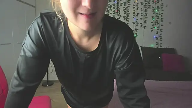 Snapshot of Miss_Elsa_ chatting on September 11, 2025, 1:11 pm Miss Elsa online show from September 11, 2025, 1:11 pm