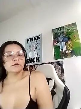 Snapshot of gigiqueen_18 chatting on May 7, 2026, 2:55 pm gigiqueen 18 online show from May 7, 2026, 2:55 pm