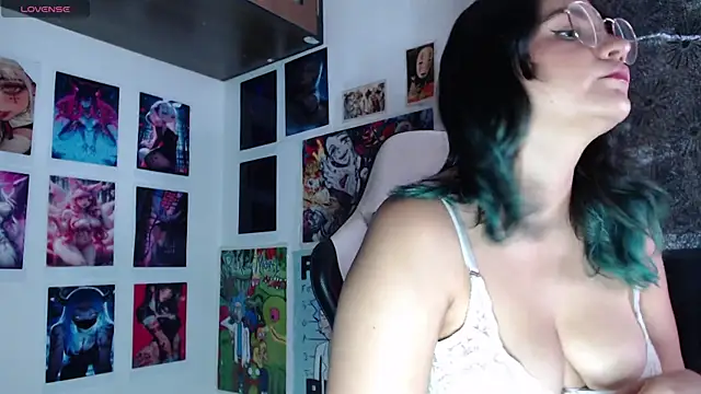 Snapshot of gigiqueen_18 chatting on June 4, 2026, 5:41 pm gigiqueen 18 online show from June 4, 2026, 5:41 pm