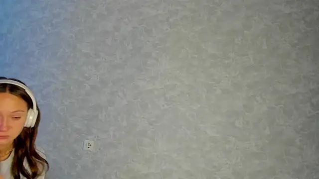 EllaSky xoxo online show from October 7, 2025, 7:00 pm