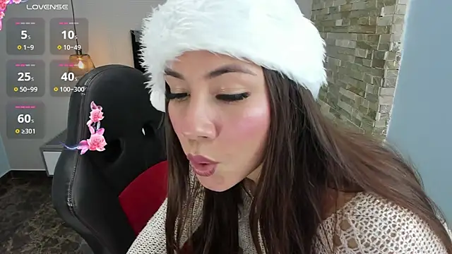 LIANEUMANN online show from December 18, 2024, 10:35 pm