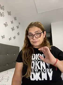 Snapshot of AntonellaAlondra4 chatting on January 5, 2025, 9:25 pm AntonellaAlondra4 online show from January 5, 2025, 9:25 pm