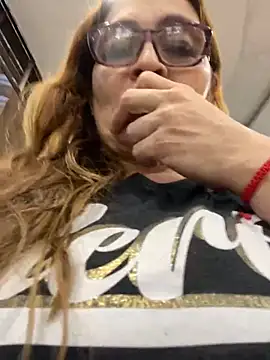 Snapshot of AntonellaAlondra4 chatting on January 24, 2025, 11:23 pm AntonellaAlondra4 online show from January 24, 2025, 11:23 pm