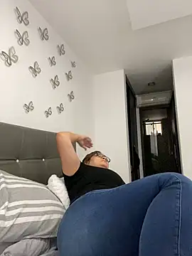 Snapshot of AntonellaAlondra4 chatting on February 18, 2025, 4:05 pm AntonellaAlondra4 online show from February 18, 2025, 4:05 pm