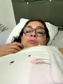 Snapshot of AntonellaAlondra4 chatting on September 13, 2025, 10:59 am AntonellaAlondra4 online show from September 13, 2025, 10:59 am