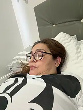 Snapshot of AntonellaAlondra4 chatting on October 7, 2025, 11:51 am AntonellaAlondra4 online show from October 7, 2025, 11:51 am