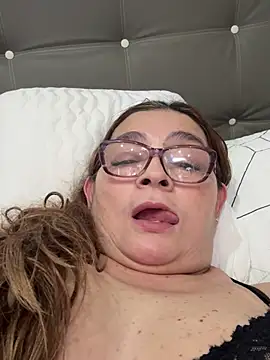 AntonellaAlondra4 online show from January 19, 2026, 3:38 pm