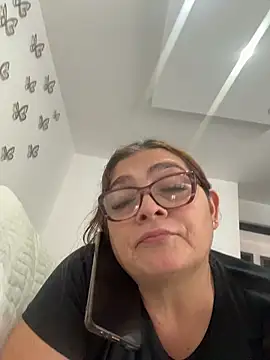 AntonellaAlondra4 online show from April 9, 2026, 1:38 pm