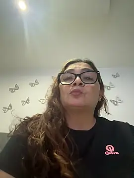 Snapshot of AntonellaAlondra4 chatting on June 15, 2026, 11:18 pm AntonellaAlondra4 online show from June 15, 2026, 11:18 pm