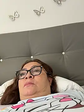 Snapshot of AntonellaAlondra4 chatting on July 17, 2026, 2:02 pm AntonellaAlondra4 online show from July 17, 2026, 2:02 pm