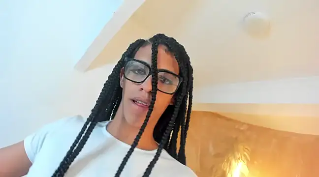 APRILL FOXX online show from March 11, 2025, 4:21 am