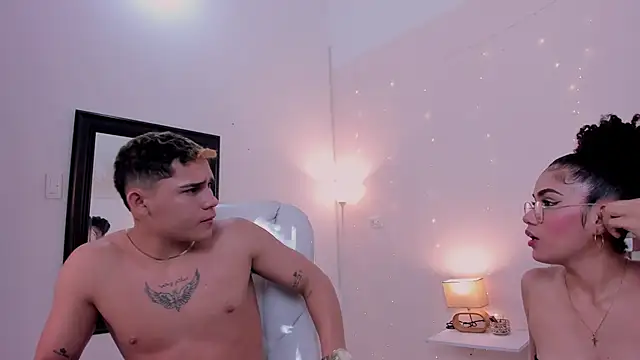 Snapshot of saraandstiven chatting on February 6, 2025, 4:10 am saraandstiven online show from February 6, 2025, 4:10 am