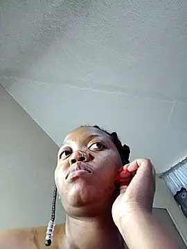 slimcate91 online show from April 4, 2026, 4:33 am