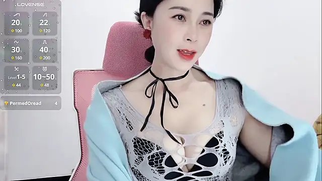 Snapshot of Qwi-V1 chatting on January 25, 2025, 10:39 pm Qwi-V1 online show from January 25, 2025, 10:39 pm