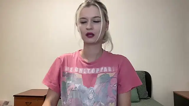 Snapshot of Onika_Love chatting on September 27, 2025, 11:43 pm Onika Love online show from September 27, 2025, 11:43 pm