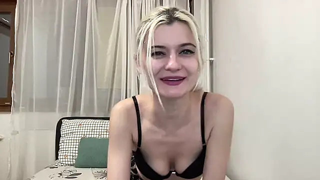 Snapshot of Onika_Love chatting on April 25, 2026, 10:40 pm Onika Love online show from April 25, 2026, 10:40 pm