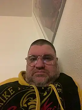 thetobmaster200 online show from December 3, 2024, 3:20 am