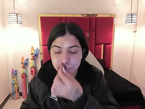 Snapshot of Violet_m chatting on September 26, 2025, 11:47 am Violet m online show from September 26, 2025, 11:47 am