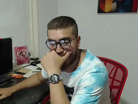 Snapshot of Dylanwish chatting on September 18, 2025, 11:51 pm Dylanwish online show from September 18, 2025, 11:51 pm