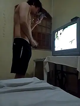 pedronovinho123 online show from April 16, 2026, 12:33 am