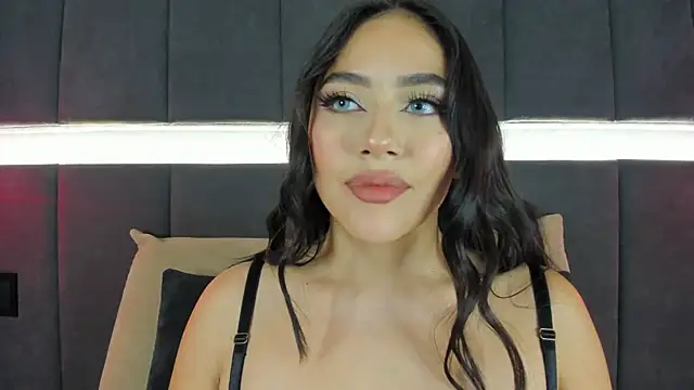 Snapshot of nicolle_pierce chatting on October 2, 2025, 1:51 pm nicolle pierce online show from October 2, 2025, 1:51 pm