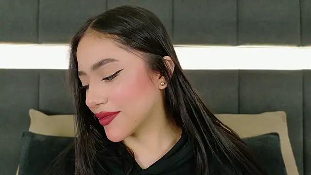 Snapshot of nicolle_pierce chatting on October 14, 2025, 2:40 pm nicolle pierce online show from October 14, 2025, 2:40 pm