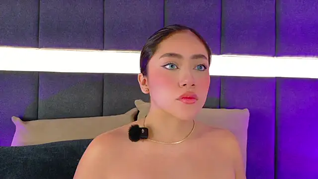 Snapshot of nicolle_pierce chatting on October 21, 2025, 1:45 pm nicolle pierce online show from October 21, 2025, 1:45 pm